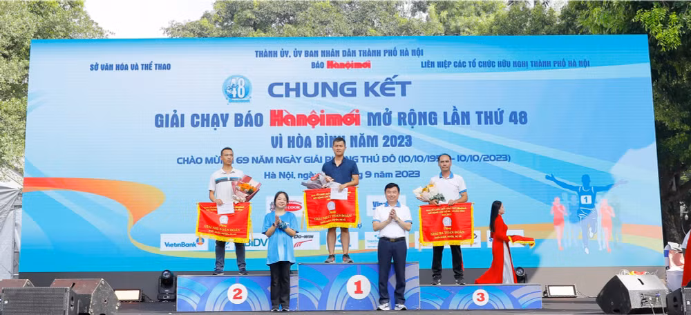 khong khi soi dong tai chung ket giai chay bao hanoimoi mo rong lan thu 48 hinh 2