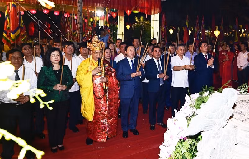 hai duong khai hoi mua thu tuong niem 723 nam ngay mat anh hung dan toc tran hung dao hinh 1