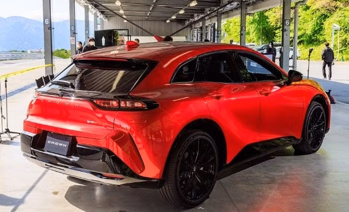 gia ban cua crown sport 2024 duoc toyota chinh thuc cong bo hinh 2