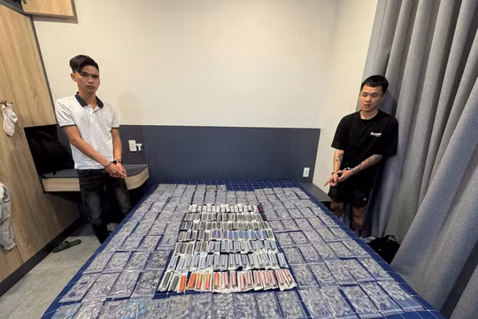 Khởi tố "ông trùm" cùng 29 đối tượng bơm tinh dầu ma túy vào hàng vạn vỏ Pod Chill