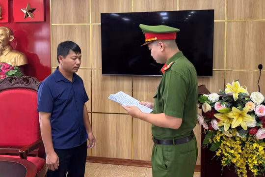 Khởi tố đối tượng đổ hơn 163 tấn chất thải công nghiệp lên đất trồng lúa ở Quảng Ninh