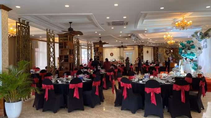 Khu vực tầng 1 trở thành nhà hàng tổ chức sự kiện hoành tráng