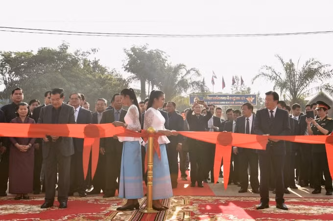 Lễ khánh thành Chợ Đa là ngày vui chung của cư dân biên giới hai nước Việt Nam-Campuchia. Ảnh: VGP