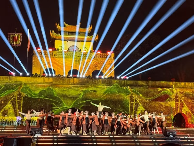 an tuong chuong trinh nghe thuat thuc canh ve thang long tu tran hinh 1
