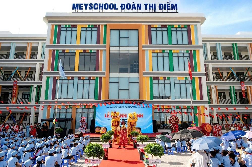 Trường Meyschool Đoàn Thị Điểm có tổng vốn đầu tư khoảng 250 tỷ đồng. Trường Meyschool Đoàn Thị Điểm có tổng vốn đầu tư khoảng 250 tỷ đồng.