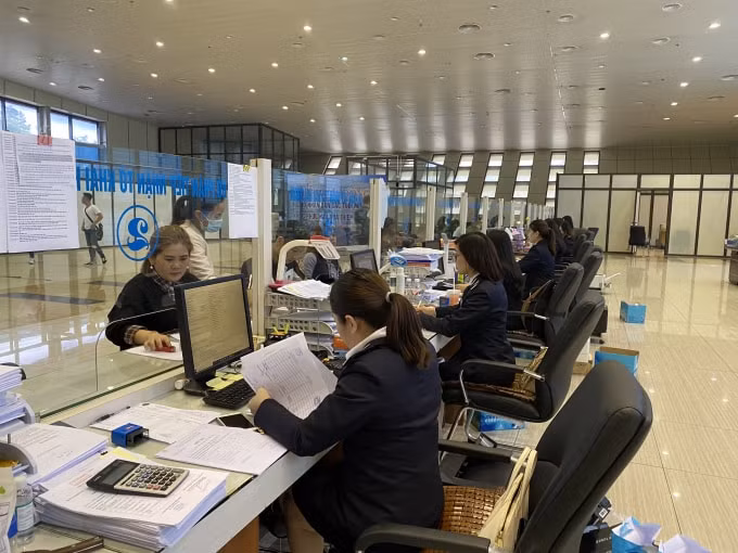 Ngành Hải quan thu 4 tháng đầu năm đạt 40,62% dự toán năm 2021. Ảnh: Dương Lâm