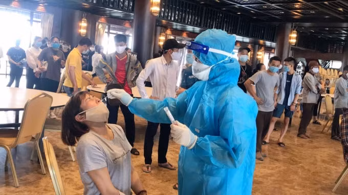 Trong buổi sáng nay (7/5), đã lấy được trên 72 mẫu xét nghiệm các trường hợp liên quan đến bệnh nhân N.T.M.T.