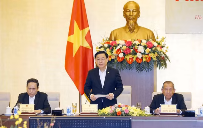 Phiên họp của Hội đồng Bầu cử Quốc gia do Chủ tịch Quốc hội Vương Đình Huệ, Chủ tịch Hội đồng Bầu cử Quốc gia chủ trì.