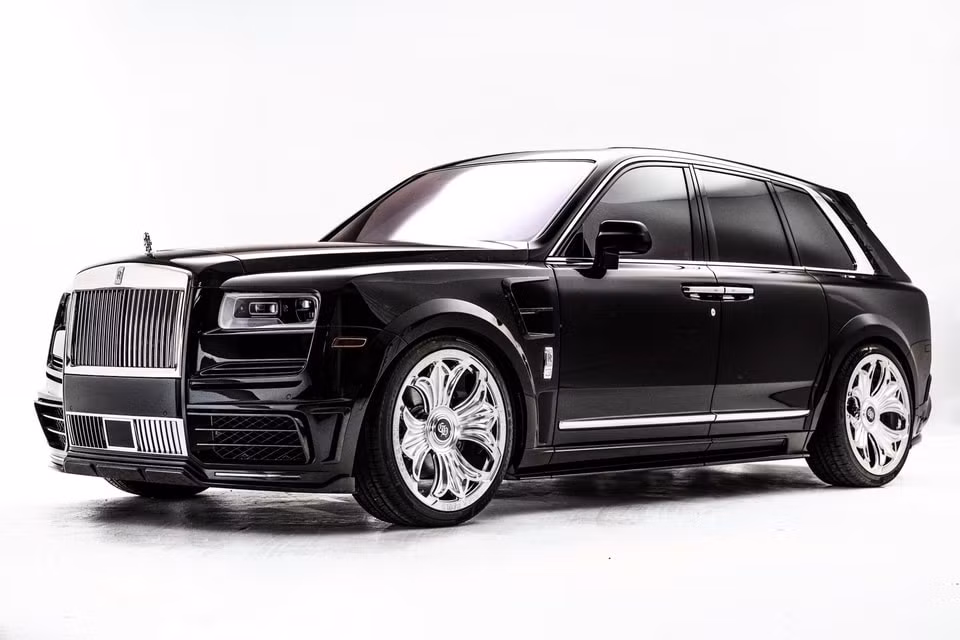 Chiếc Rolls-Royce Cullinan của rapper Drake. Ảnh: Chrome Hearts