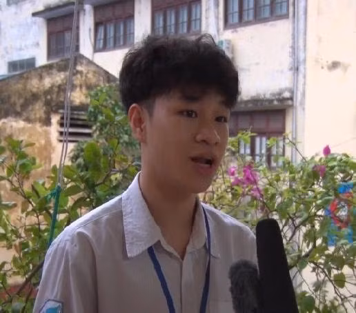 Em Hoàng Minh Hiếu (học sinh&nbsp;trường THPT Quang Trung, Hà Đông, Hà Nội)