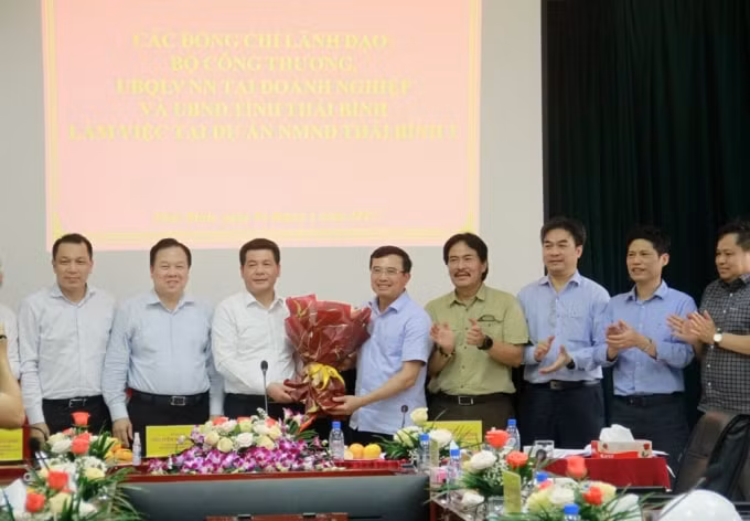 Lãnh đạo Petrovietnam chúc mừng đồng chí Nguyễn Hồng Diên đảm nhiệm chức vụ Bộ trưởng Bộ Công Thương.