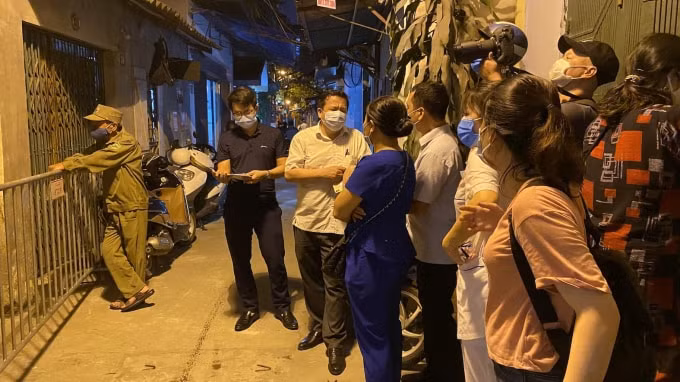 Ngách 87 ngõ 409 Kim Mã bị phong tỏa. Ảnh: TN