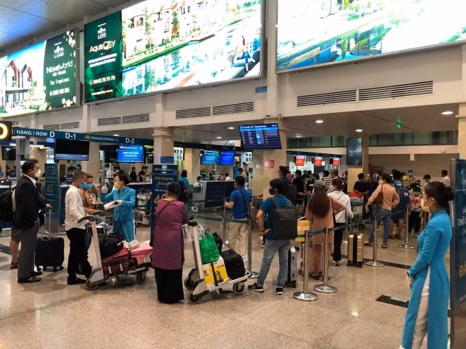 Các hãng hàng không sẽ chịu trách nhiệm chính trong việc tổ chức kiểm soát việc khai báo y tế của hành khách, đảm bảo hành khách khai báo y tế trước khi lên tàu bay. Ảnh minh họa
