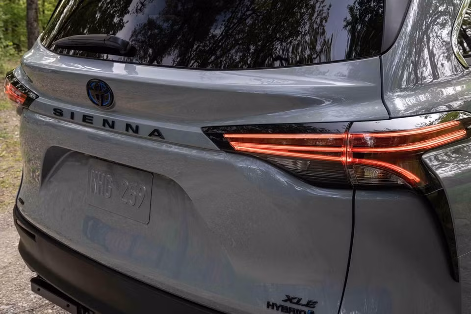 Toyota Sienna Woodland Special Edition. Ảnh: Toyota