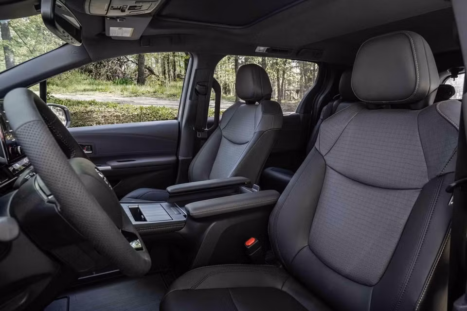 Toyota Sienna Woodland Special Edition. Ảnh: Toyota
