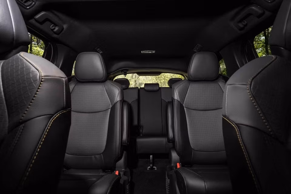 Toyota Sienna Woodland Special Edition. Ảnh: Toyota