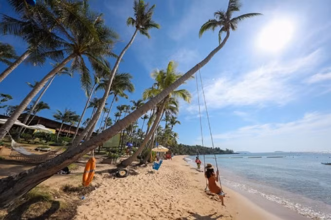 Bãi biển Bãi Trào ở Hòn Thơm.