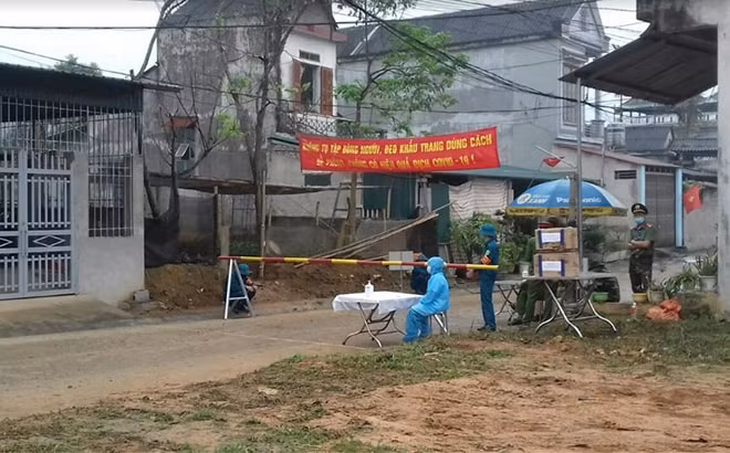 Ban Chỉ đạo phòng, chống dịch bệnh COVID-19 tỉnh Yên Bái yêu cầu thực hiện nghiêm các quy định về phòng, chống dịch bệnh COVID-19, bắt buộc người lao động phải thực hiện đúng thông điệp 5K của Bộ Y tế tại nơi làm việc, đặc biệt là việc đeo khẩu trang và giữ khoảng cách.