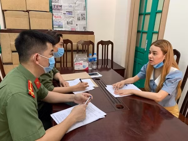 Trần Thị Phương Thảo tại cơ quan điều tra