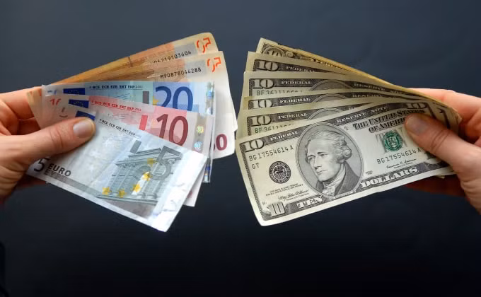 Theo IMF, tài sản bằng đồng euro chiếm 21% dự trữ toàn cầu được phân bổ vào cuối năm 2020 - Ảnh: AFP/Getty
