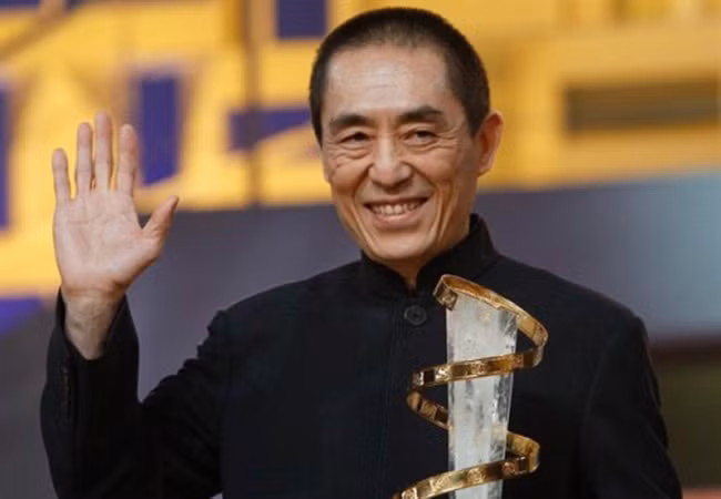 Trương Nghệ Mưu cho biết, khi lựa chọn diễn viên, yếu tố tiên quyết ông đặt ra là gương mặt không được phép trải qua dao kéo.&nbsp;