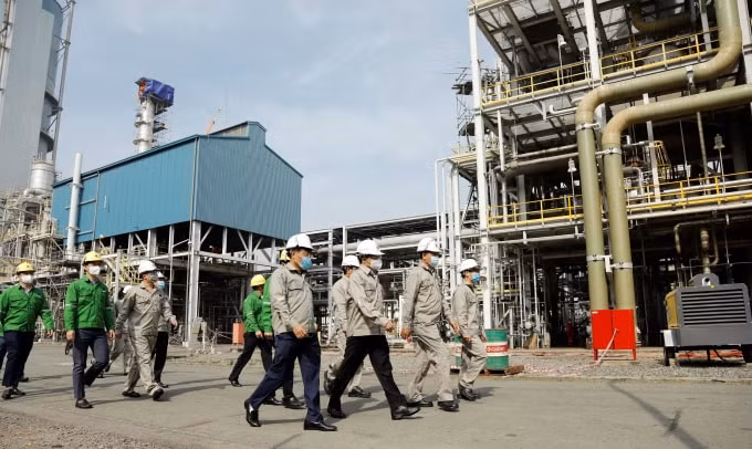 Tổng Giám đốc Petrovietnam Lê Mạnh Hùng kiểm tra công tác bảo dưỡng tổng thể Nhà máy Đạm Phú Mỹ sáng ngày 07/05/2021.