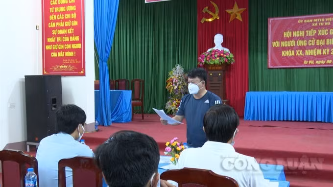Ban chỉ đạo phòng chống dịch covid-19 huyện Thanh Thủy họp khẩn trong đêm để triển khai các biện pháp phòng dịch đối với ca nhiễm Covid-19.