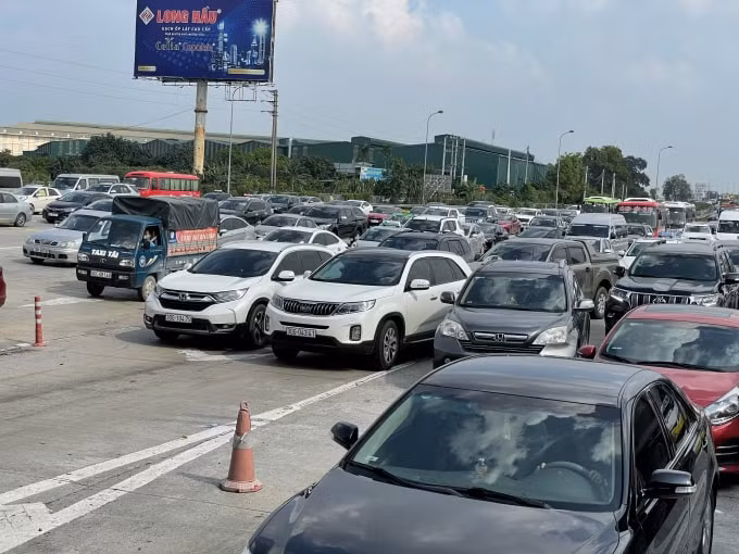 Hà Nội: CSGT chủ động phân luồng, tránh ùn tắc giao thông khi người dân trở lại làm việc sau kỳ nghỉ lễ ảnh 4
