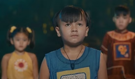Tí trên phim có trọng tâm là hành trình phát triển cảm xúc.