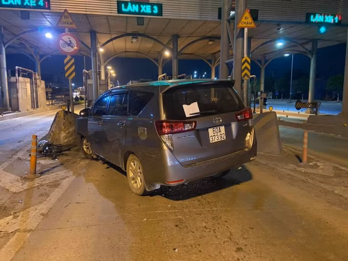 Hiện trường vụ tai nạn xảy ra đêm 30/4/2021.