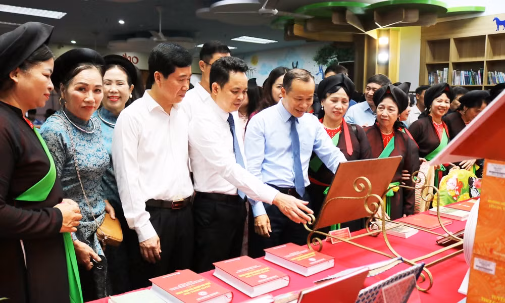 trưng bày 2