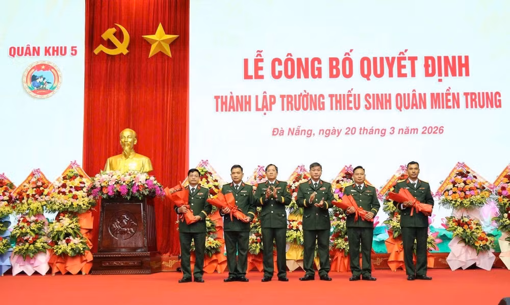 thiếu sinh quân