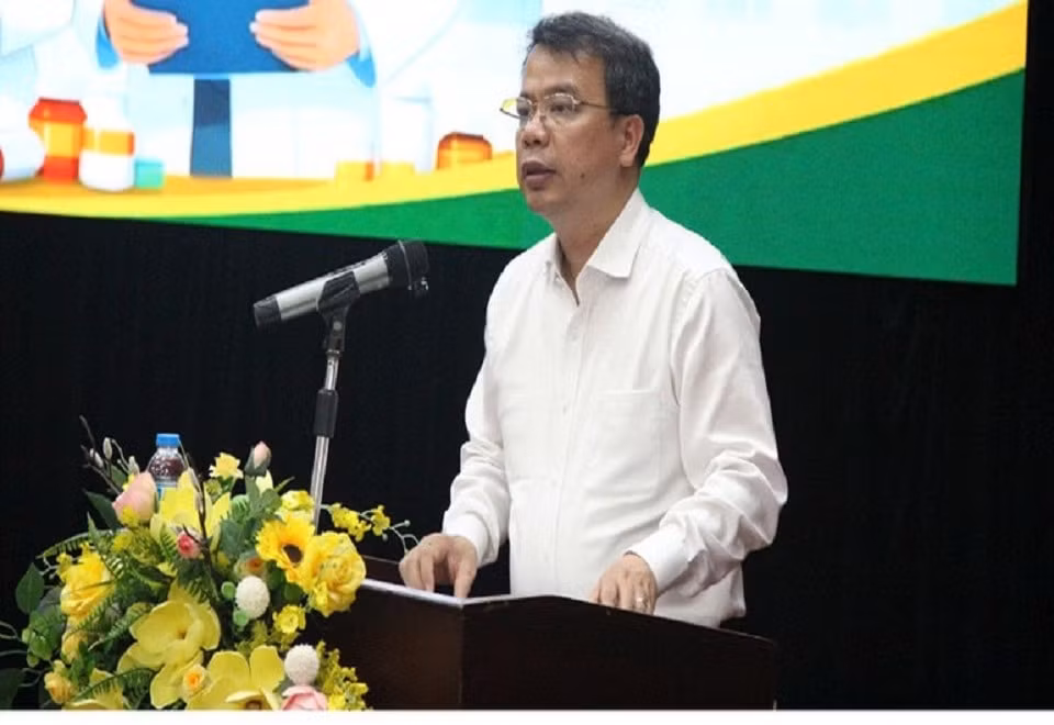 Phó Giáo sư, Tiến sĩ Nguyễn Quốc Huy phát biểu tại hội nghị