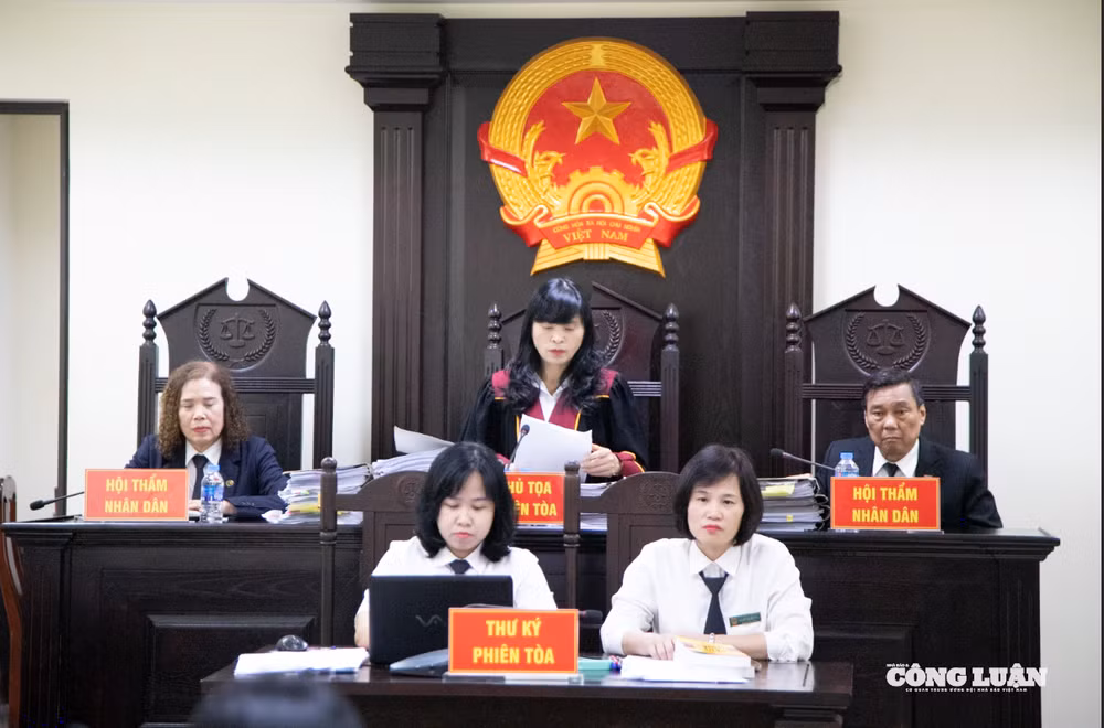 Tòa án Nhân dân Khu vực I (Hà Nội) tuyên án đối với bị cáo Nguyễn Thị Bình và Phạm Thị Minh Nguyệt.