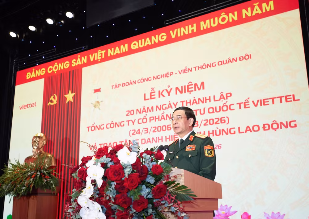 Dai tuong Phan Van Giang, Bo truong Bo Quoc phong giao 5 nhiem vu cho Viettel Global