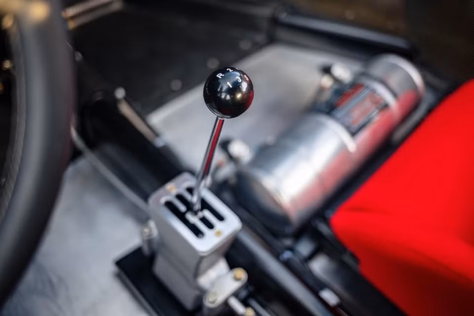 sieu xe hang hiem ferrari 288 gto evoluzione duoc ban dau gia hinh 10