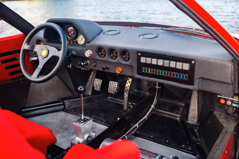 sieu xe hang hiem ferrari 288 gto evoluzione duoc ban dau gia hinh 9