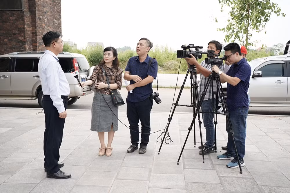 gan 50 hoi vien nha bao di thuc te cac cong trinh trong diem tai thanh pho thai nguyen hinh 2