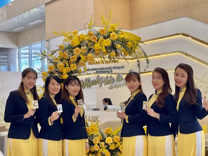 Cùng Nam A Bank chụp hình chekin nhân kỷ niệm Ngày Quốc tế Phụ nữ 8/3.