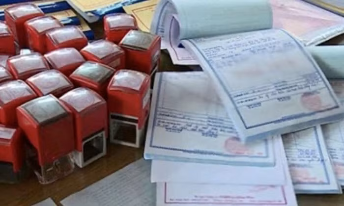 Công an Thái Bình khởi tố 3 bị can vụ mua bán trái phép hóa đơn. Ảnh: minh họa