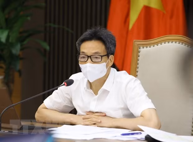 Phó Thủ tướng Vũ Đức Đam phát biểu tại cuộc họp. (Ảnh: TTXVN)
