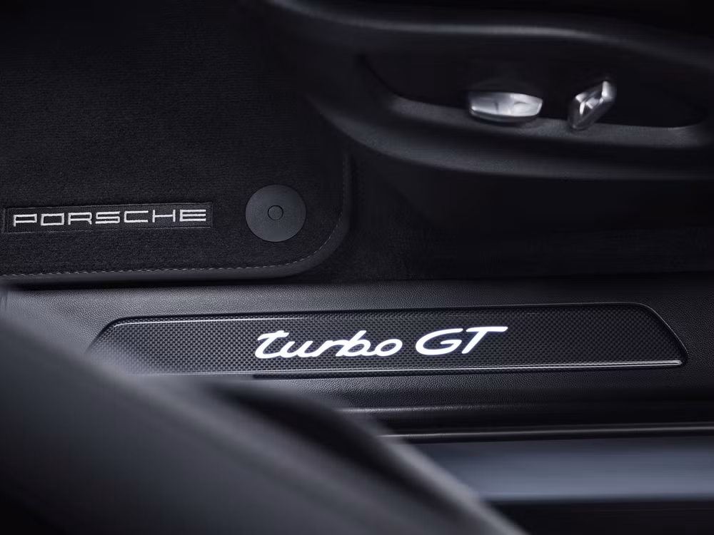 Cayenne Turbo GT 2022. Ảnh: Carscoops