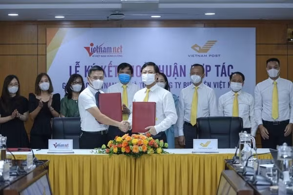 Vietnam Post và Báo VietNamNet ký kết hợp tác trong nhiều lĩnh vực, trong đó có phân phối báo thu phí