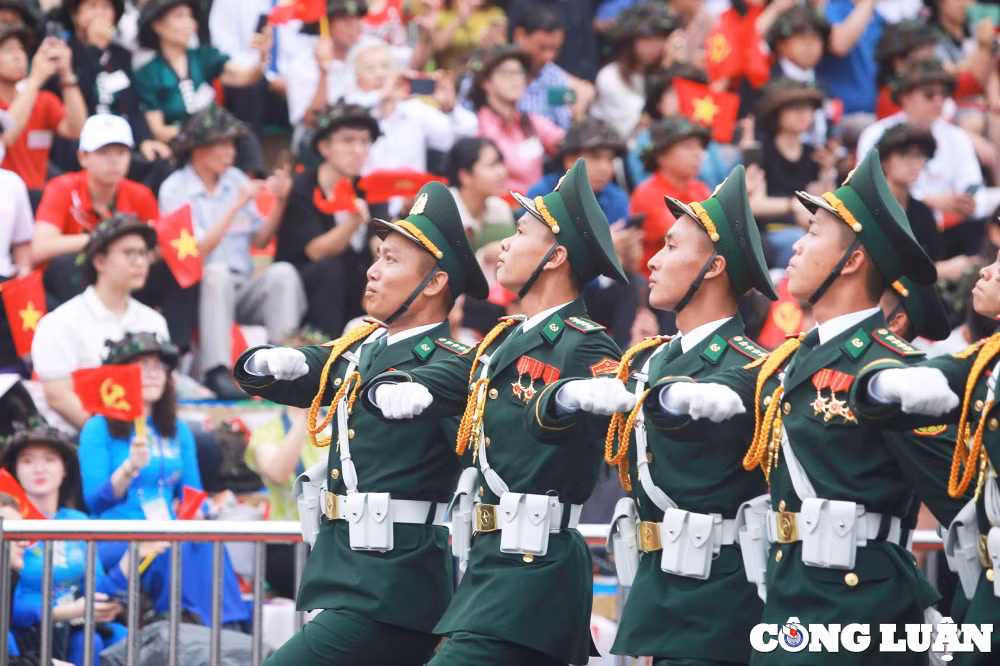 nhung hinh anh an tuong tai le dieu binh dieu hanh ky niem 70 nam chien thang dien bien phu hinh 11