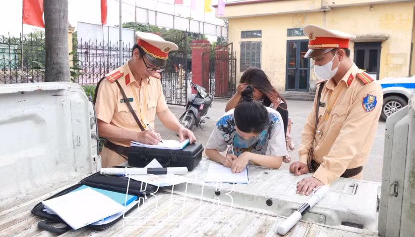 thai binh xu ly hon 1800 truong hop hoc sinh vi pham trat tu an toan giao thong hinh 1