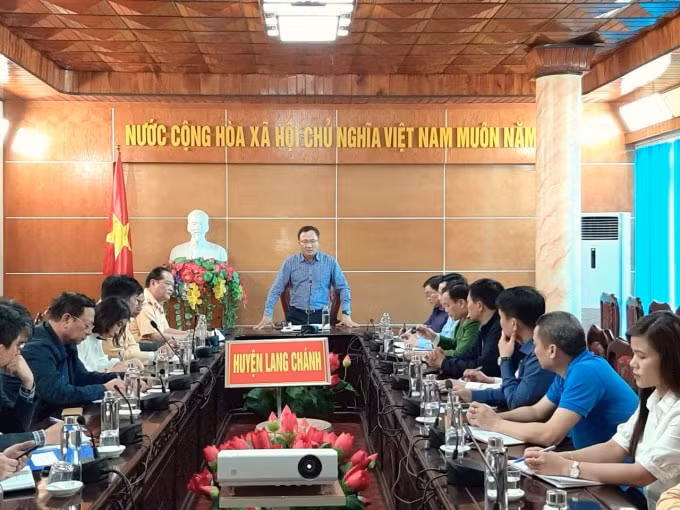 Chỉ đạo tại buổi làm việc, ông Khuất Việt Hùng nhấn mạnh các cơ quan chức năng tổ chức thăm hỏi, hỗ trợ, động viên gia đình các nạn nhân bị tử vong, khẩn trương điều tra, xác minh nguyên nhân, xử lý nghiêm các tổ chức, cá nhân vi phạm liên quan đến vụ tai nạn.