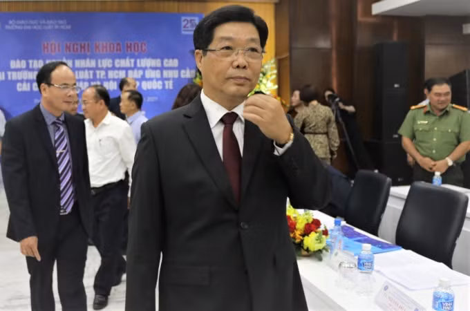 Quyền Hiệu trưởng PGS TS. Trần Hoàng Hải đánh giá cao những tham luận, cũng như các ý kiến đóng góp tại hội nghi cho định hướng phát triển của Trường ĐH Luật TP.HCM trong thời gian tới.