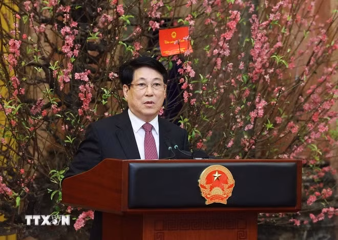 chu-tich-nuoc-luong-cuong-chuc-tet-can-bo-nguoi-lao-dong-van-phong-chu-tich-nuoc-3.jpg