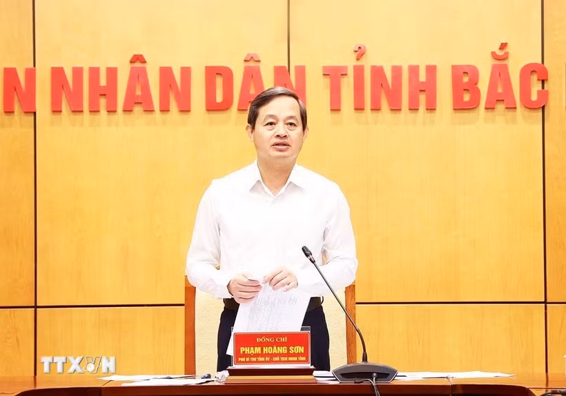 Chủ tịch Ủy ban Nhân dân tỉnh Bắc Ninh Phạm Hoàng Sơn phát biểu tại Hội nghị. (Ảnh: TTXVN phát)
