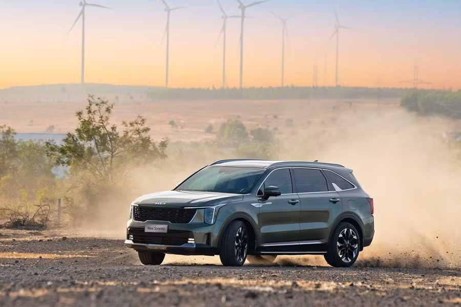 Doanh số SUV cỡ D lao dốc, Sorento ngược dòng nhưng Everest vẫn giữ 'ngôi vương'